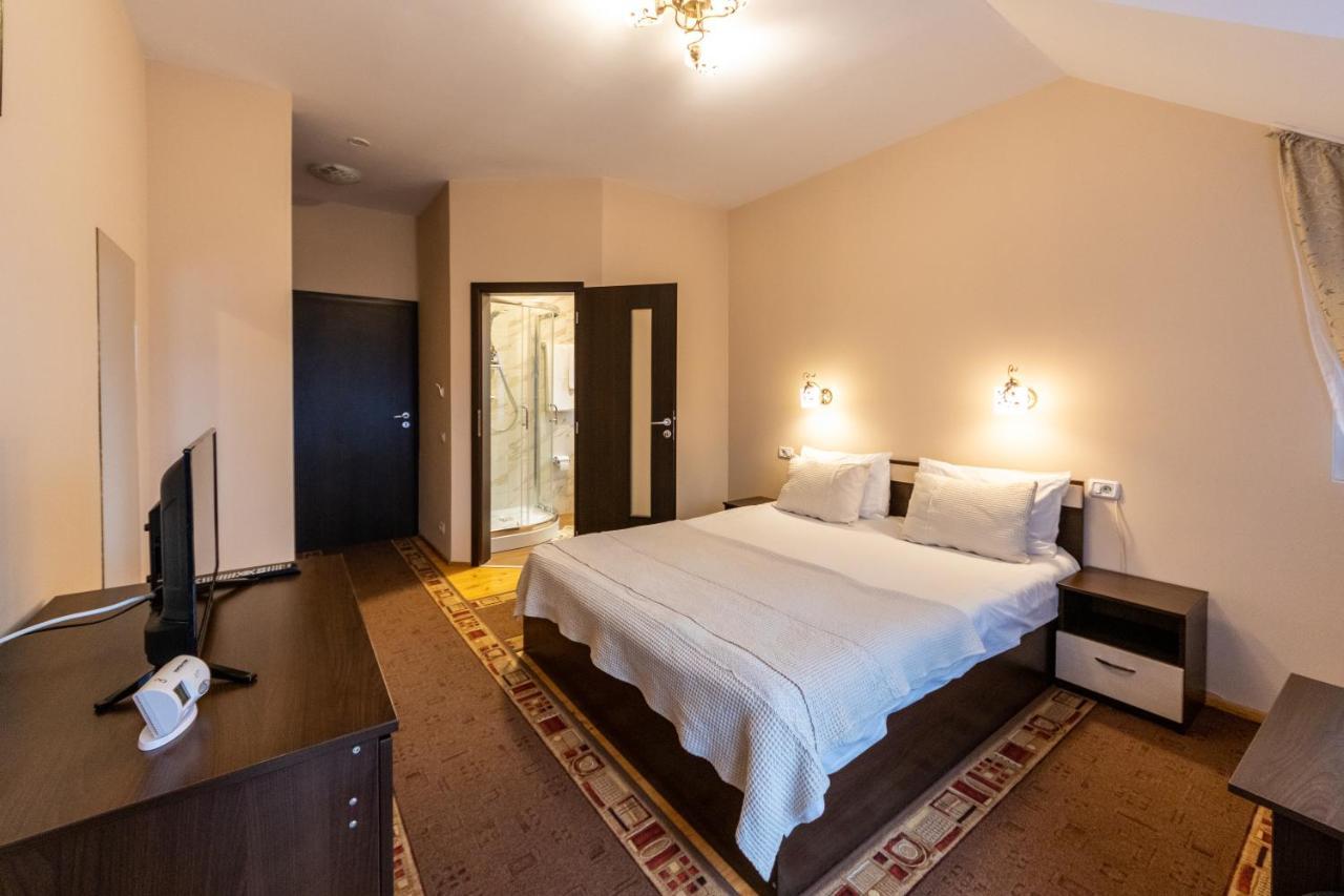 Pension Master Sinaia Exterior foto